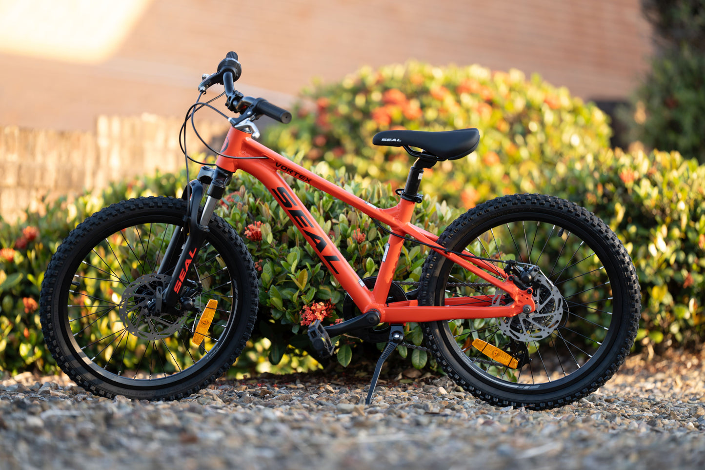 Vortex 20" Kids Mountain Bike - Disc Brakes, Lightweight Alloy Frame