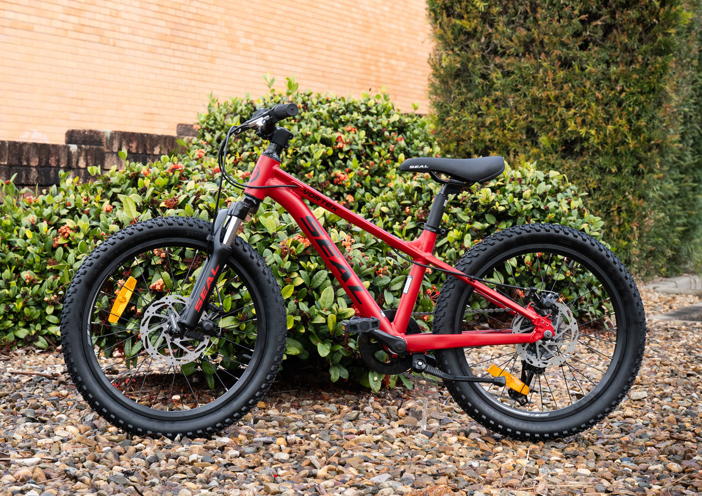Vortex 20" Kids Mountain Bike - Disc Brakes, Lightweight Alloy Frame